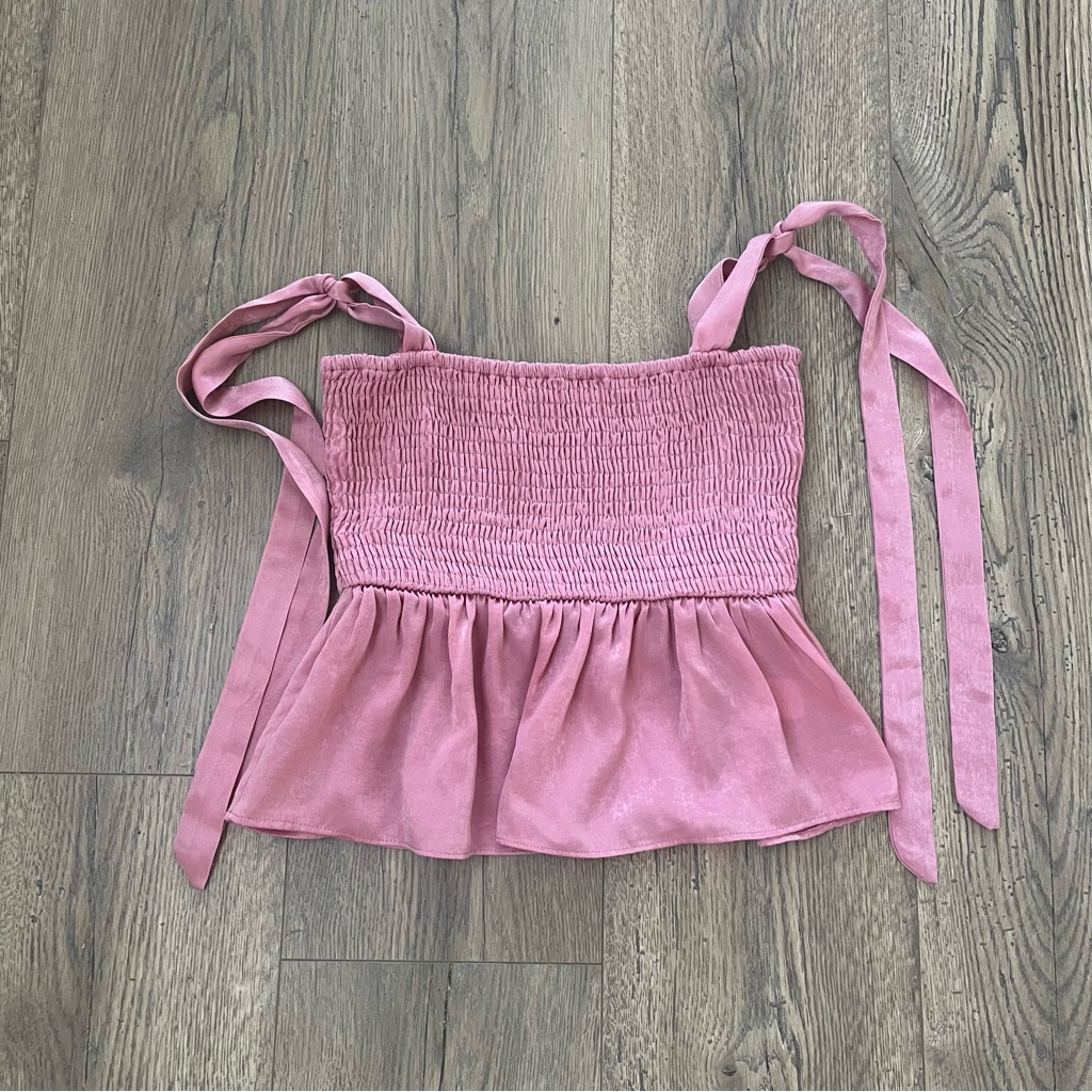 Lovers And Friends Tie Shoulder Smocked Pink Top Sz Xs